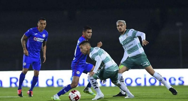 Cruz Azul and Santos Laguna are both looking to end their long wait for a title