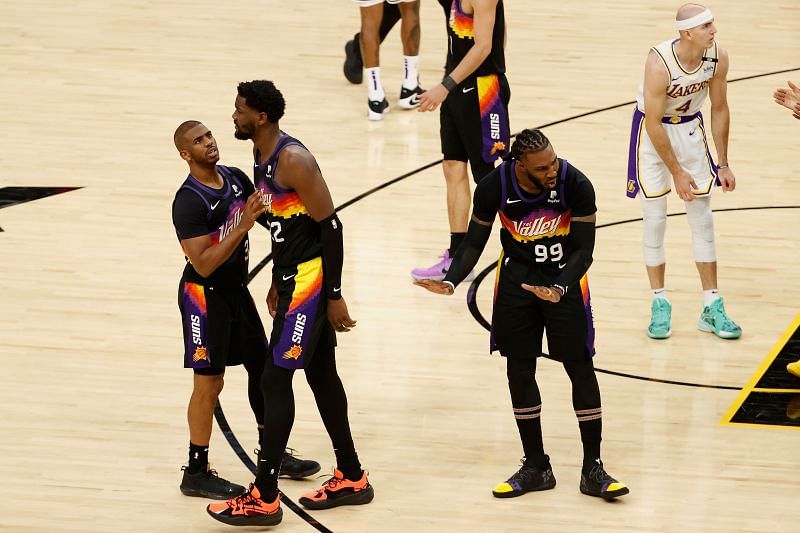 Chris Paul and Deandre Ayton during the Phoenix Suns-LA Lakers NBA Playoffs Game 1
