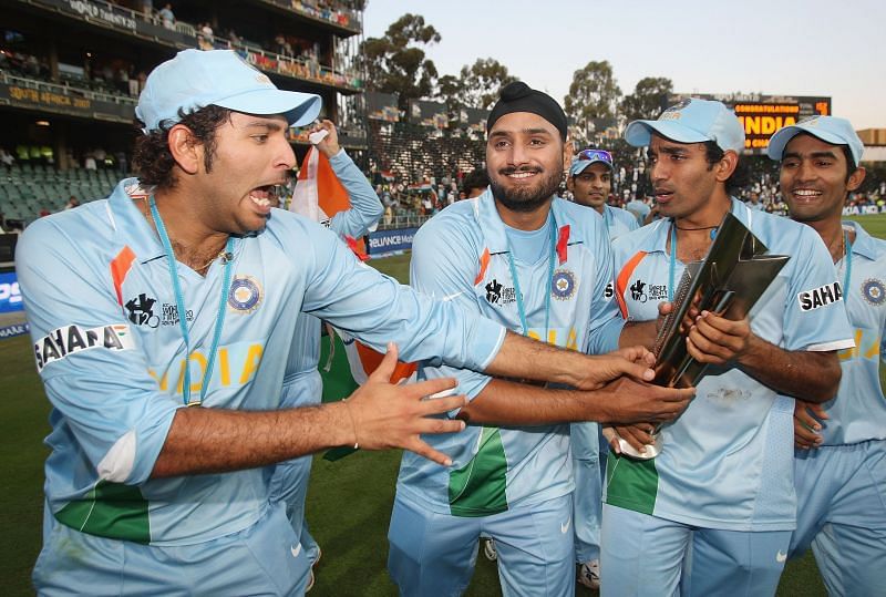 India beat Pakistan by 5 runs to win the maiden World T20 in Johannesburg