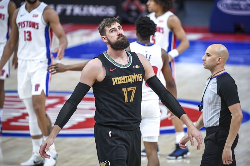 Jonas Valanciunas #17 reacts during the second quarter against the Detroit Pistons.