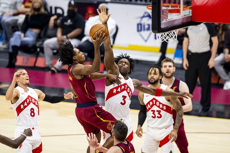 OG Anunoby #3 attempts to block Collin Sexton #2.