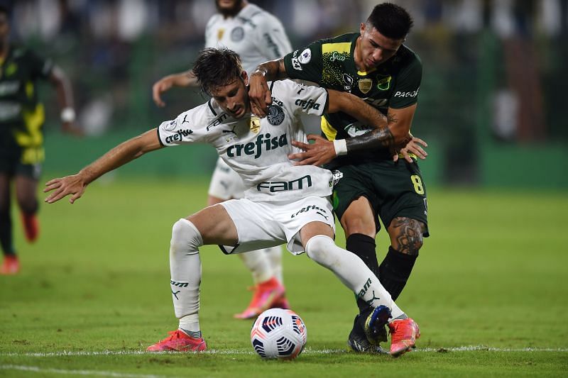 Matias Vina in action for Palmeiras