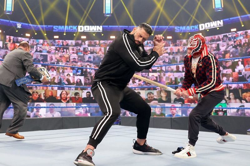 Roman Reigns vs. Rey Mysterio WWE Universal Title Match Moved to SmackDown  | Bleacher Report | Latest News, Videos and Highlights
