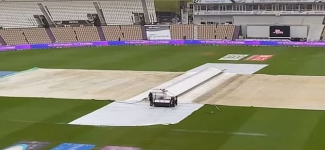 WTC Final: Ravichandran Ashwin and his wife Prithi share Southampton weather update [Watch]