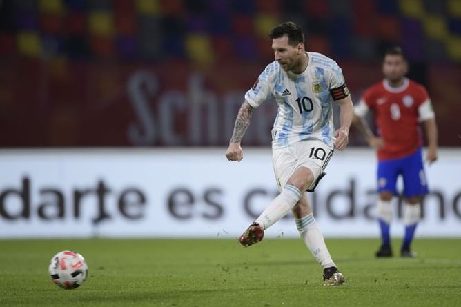 Argentina 1-1 Chile: Watch goals and highlights as Lionel Messi and Alexis Sanchez score in hard-fought draw