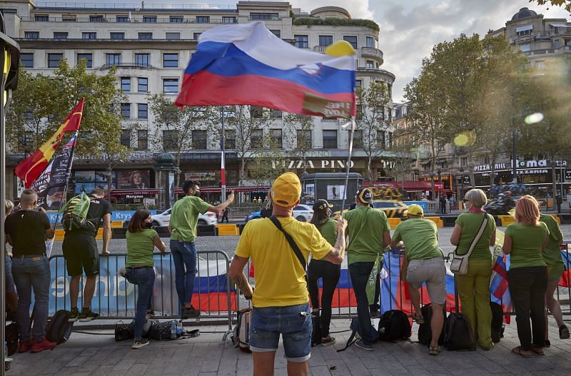 Slovenian fans wait at the 2020 Tour de France Paris Finish Line