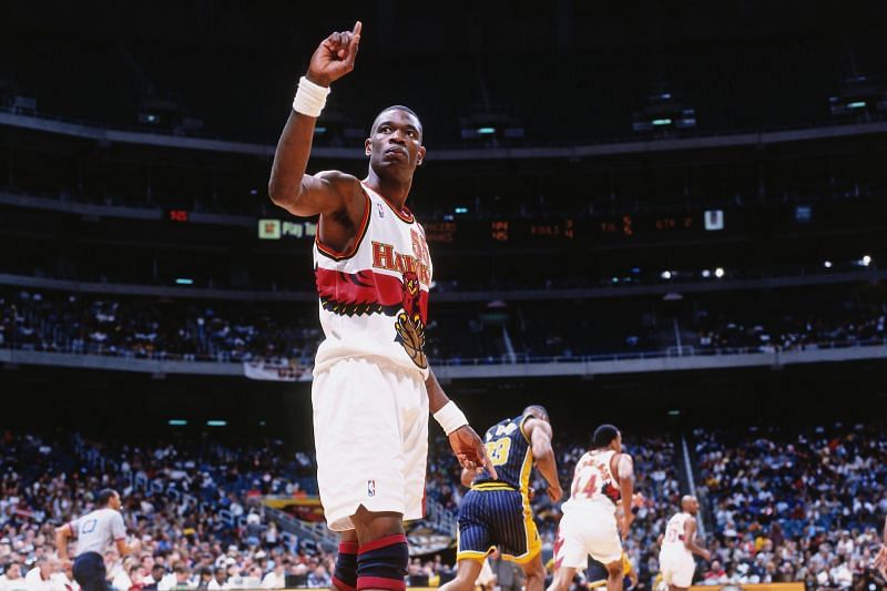 Dikembe&#039;s signature finger wag: Getty Images.