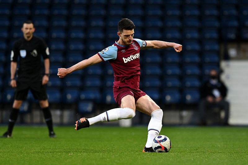West Ham United&#039;s Declan Rice is Manchester United&#039;s primary target for the defensive midfield position.