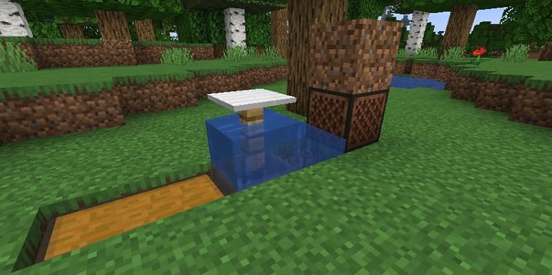 A note block is fundamental to the Minecraft fishing machine design