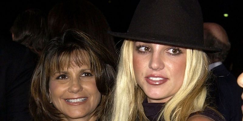Britney Spears and Lynne Spears (image via Getty Images)