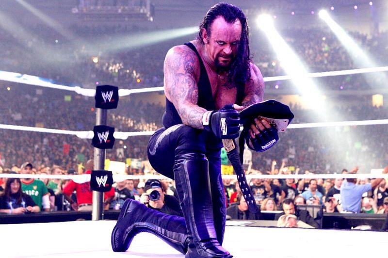 The Undertaker had a disappointing clash with CM Punk inside Hell in a Cell.