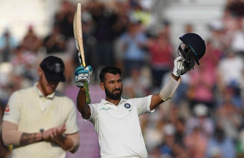 Cheteshwar Pujara acknowkedges the applause after scoring a splendid century at the Rose Bowl in 2018