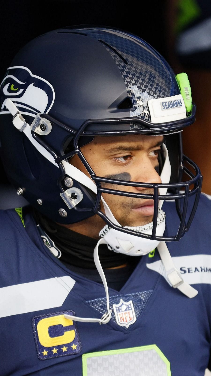 Russell Wilson trade rumors: QB wants to explore his options in 2022  offseason - DraftKings Network