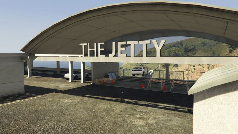 The railing through which players need to jump (Image via GTA Wiki)