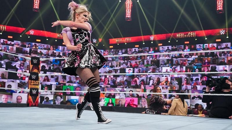 Alexa Bliss in action against Shayna Baszler this past weekend