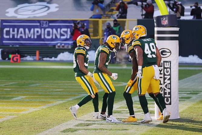 How did Aaron Rodgers' Green Bay Packers teammates react to the trade situation?