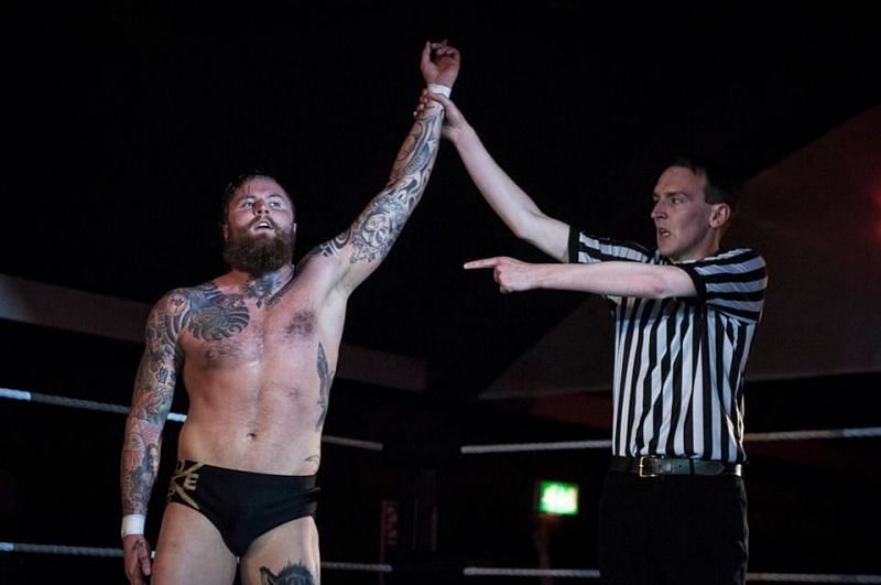 Tommy End on the independent circuit