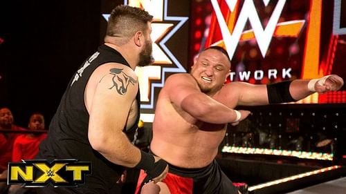 Samoa Joe vs Kevin Owens