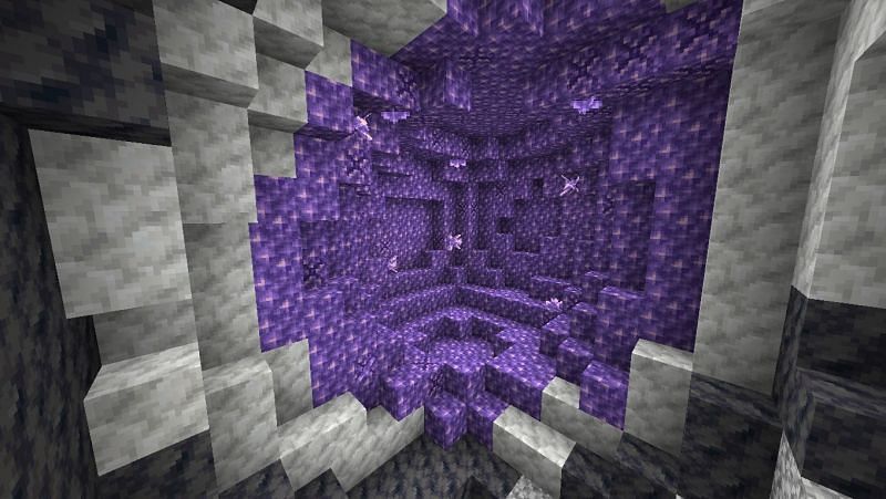 A beautiful amethyst geode (Image via Minecraft Wiki)