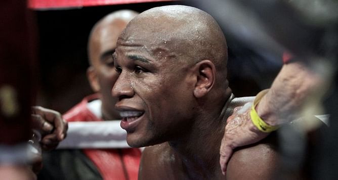 How many fights has Floyd Mayweather lost?