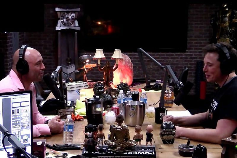 Joe Rogan hosting an episode of JRE with Elon Musk