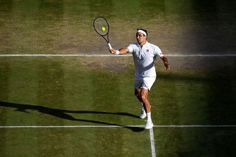 Roger Federer volleying