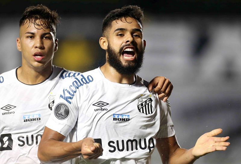 Santos will be looking to bounce back from their midweek defeat