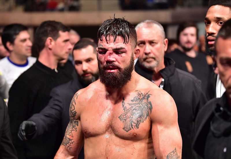 Mike Perry suffers a broken nose in loss to Vicente Luque