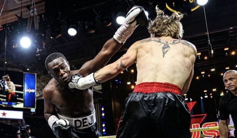 Vinnie Hacker defeats Deji at the YouTubes vs TikTokers boxing event (Image via Instagram)