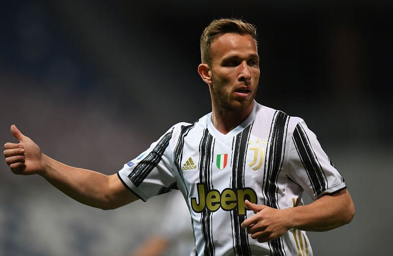 Arthur in action for Juventus during the 2020-21 Serie A season