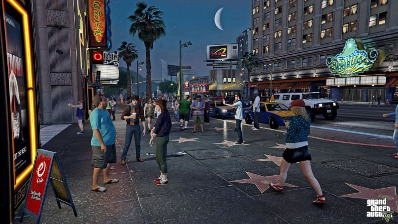 Many pedestrians, going about life in their own way (Image via Rockstar Games)