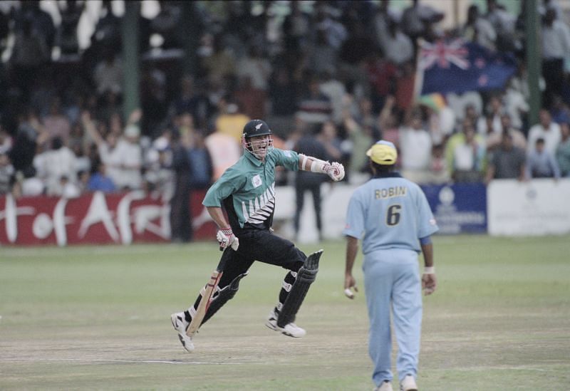 Chris Cairns celebrates after beating India in the 2000 Champions Trophy final in Nairobi.