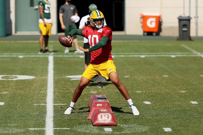 Green Bay Packers fans disgruntled with Jordan Love's performance at minicamp