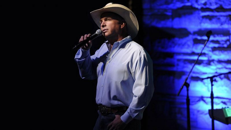 Garth Brooks set to perform in Kansas City this August (image via wallpapercave.com)