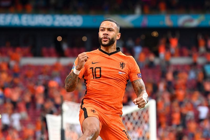 Memphis Depay celebrates after scoring Netherland&#039;s first goal against Austria