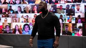 How tall is WWE Superstar Omos?