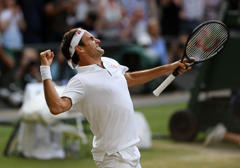 Roger Federer returns to grasscourt tennis