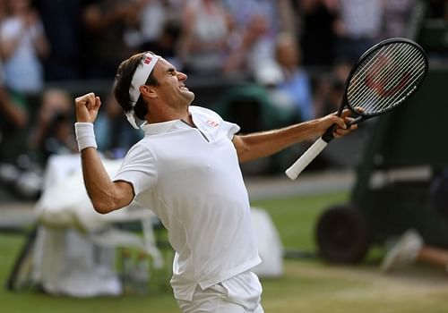 Roger Federer returns to grasscourt tennis