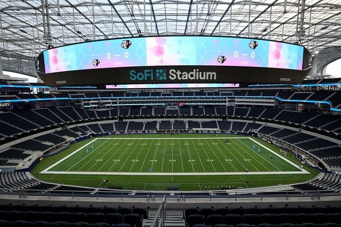 What it's like to be on the field and bask in the experience at Sofi Stadium