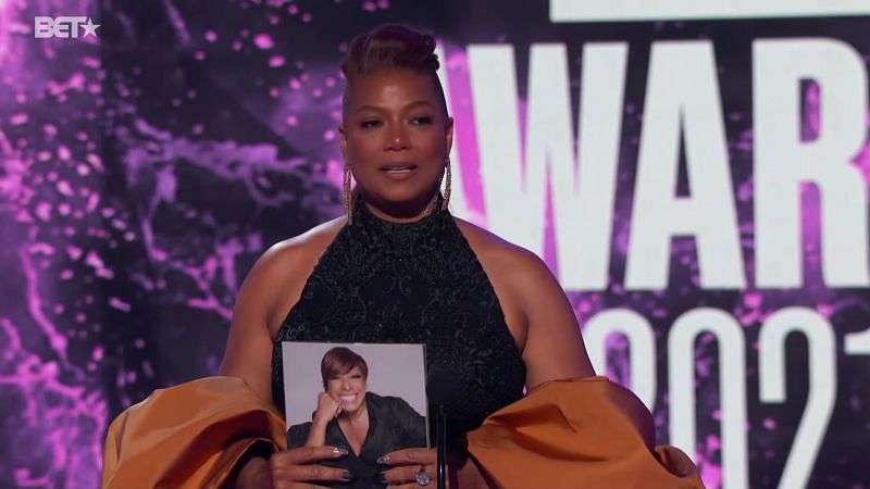 Queen Latifah accepts The BET Lifetime Achievement Award (Image via BET Networks)