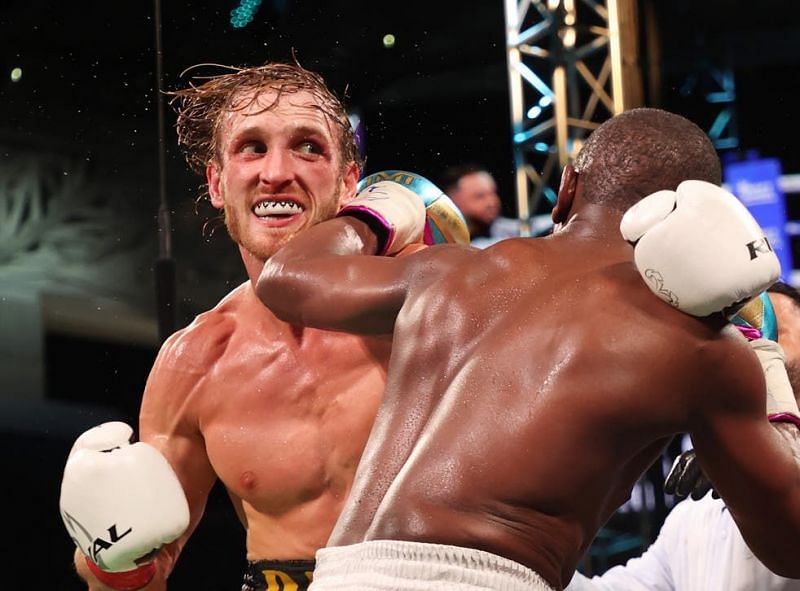 Logan Paul went the distance with Floyd Mayweather Jr (Image via Getty Images)