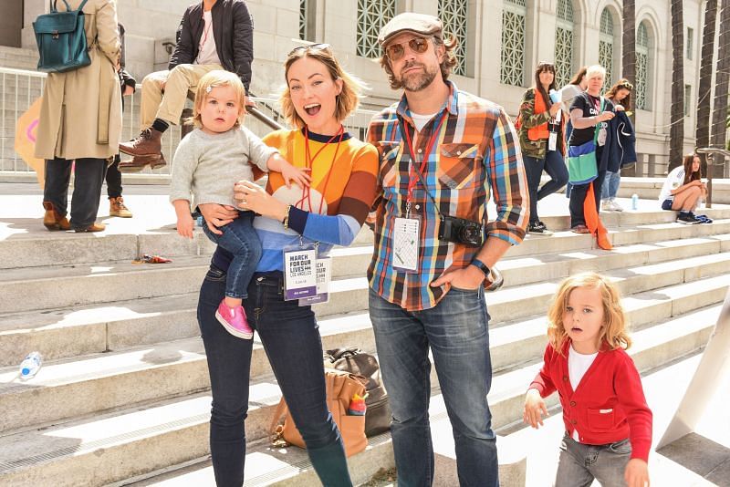 Olivia Wilde and Jason Sudeikis with their children, Otis and Daisy (Image via Getty Images)