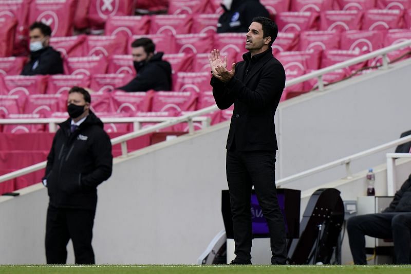 Arsenal manager Mikel Arteta reacts during a 2020-21 Premier League match 