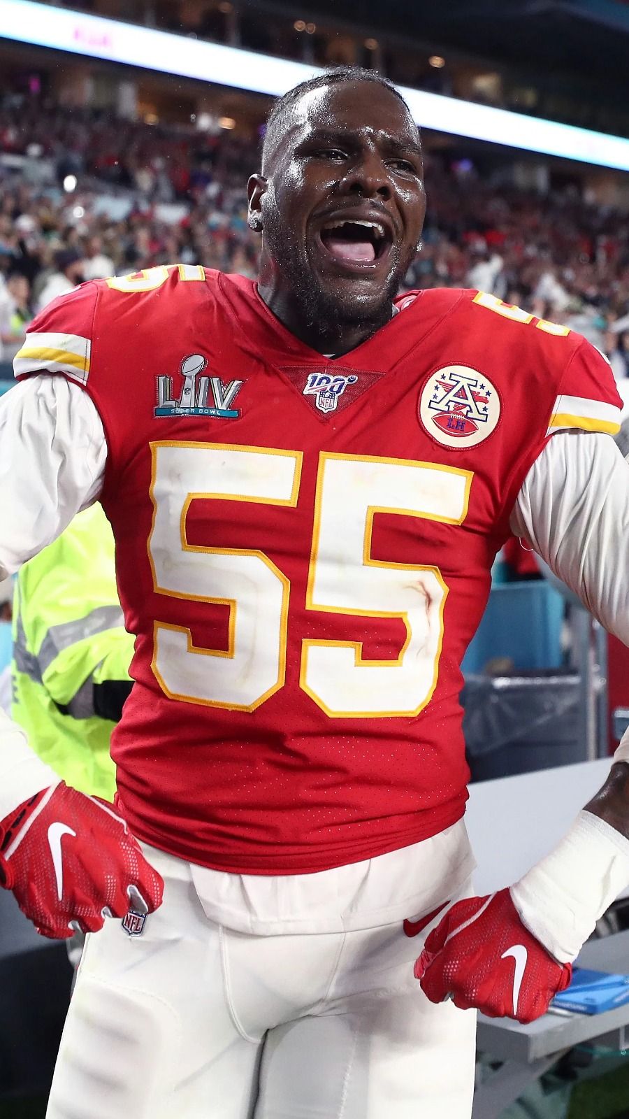 Chiefs DE Frank Clark suspended 2 games over weapons charges