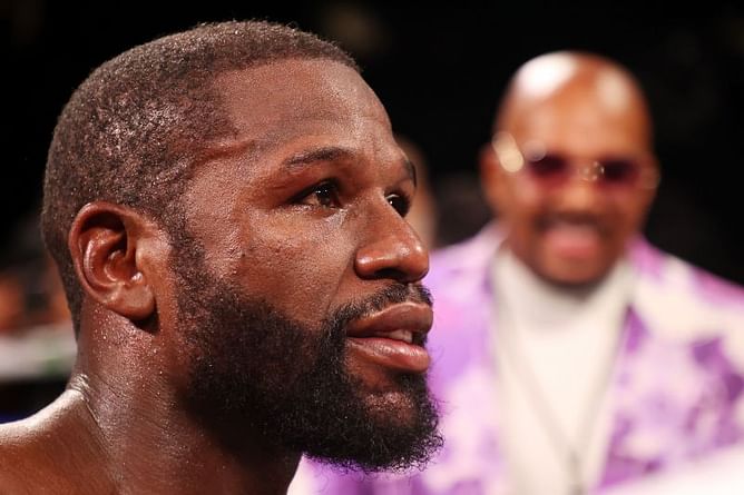 Has Floyd Mayweather ever lost a fight?
