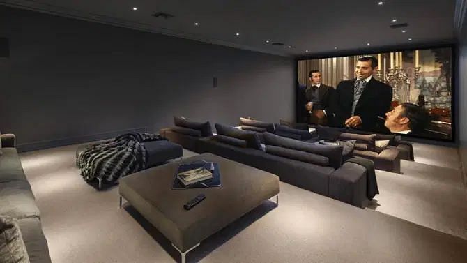 Cinema in Floyd Mayweather&#039;s house