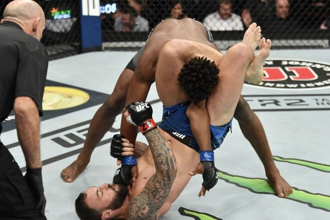 5 dangerously late referee stoppages in recent UFC history