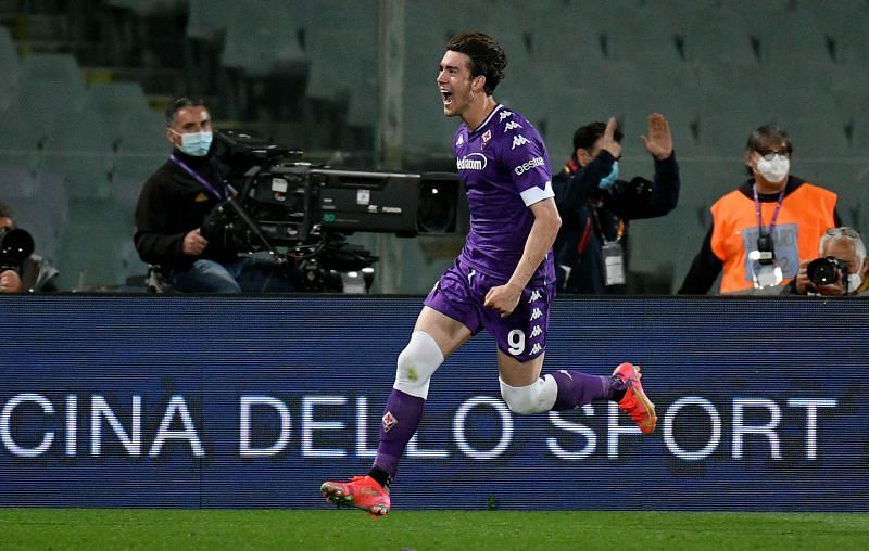 Dusan Vlahovic in action for Fiorentina