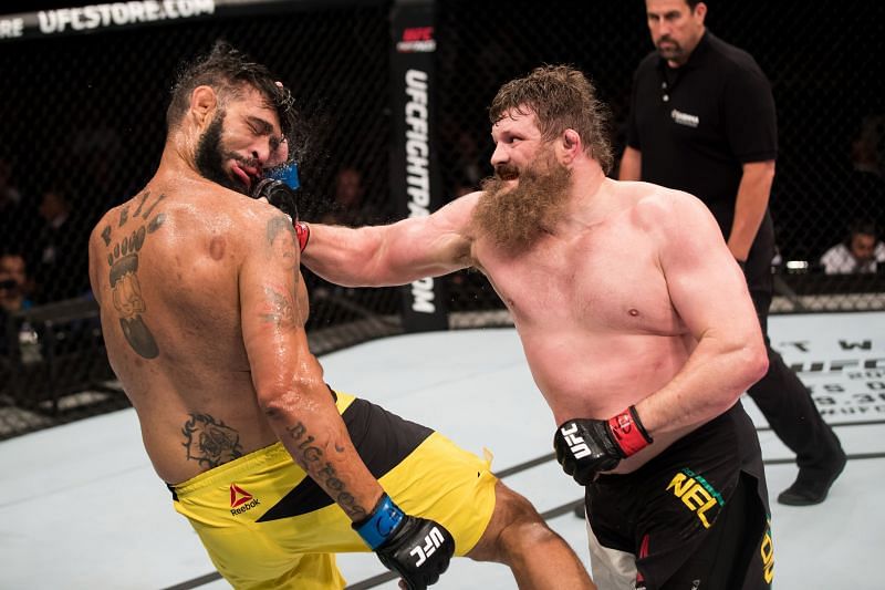 Referee John McCarthy stopped the fight between Roy Nelson and Antonio Silva far too late