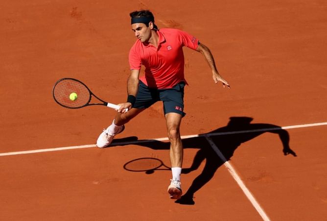 Roger Federer jokes he was "dancing on the clouds" in response to ASMR video of his footwork at Roland Garros